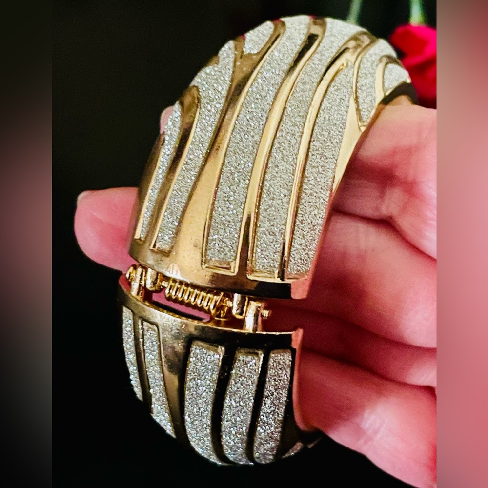 Chunky Vintage Two Tone Gold and Silver Clamper Bracelet - Picture 6 of 8